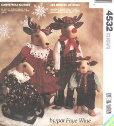 4532 FAMILY REINDEER DOLLS, CLOTHES  HOLIDAY PATTERN